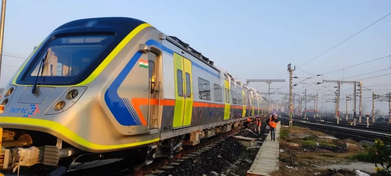 Meerut-Metro-trainset