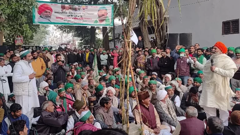 rakesh-tikait-in-meerut-1766334262207